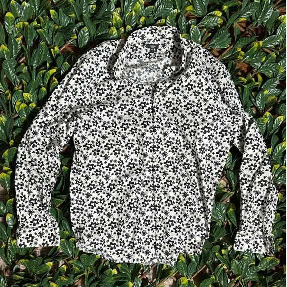 Express Black and White Button Up Longsleeve Shirt Size Large - Picture 4 of 5